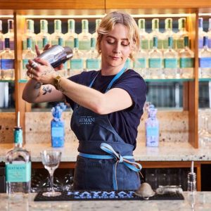 cocktail masterclass, lady shaking cocktail
