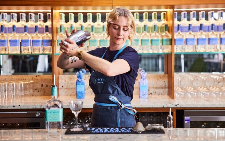 cocktail masterclass, lady shaking cocktail